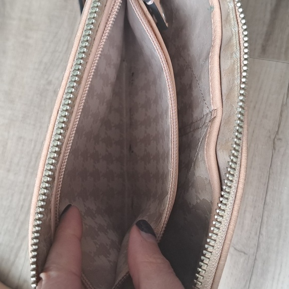 Karl Lagerfeld Purse - Picture 6 of 9